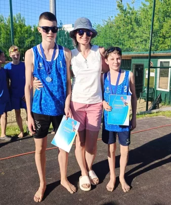 На фото: Волейбольные топы и майки для клуба «Высота»